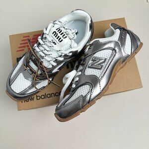 Miu Miu x New Balance collaboration silver-white retro double-lace sneakers